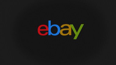 07 Eylül 2023 San Jose, Kaliforniya. Beyaz ekran duvarında eBay 'in logosu. eBay markası bir aygıt üzerinde.