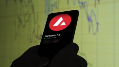 19 Eylül 2023. Çığ fiyatını analiz eden bir yatırımcı, kripto $AVAX limitin üzerine çıktı ve fiyatın üstüne çıktı..