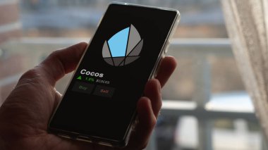 19 Eylül 2023. Cocos 'un fiyatını analiz eden bir yatırımcı, kripto COS limitin üzerine çıktı, COS ve fiyatın üstüne çıktı..