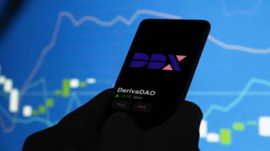 19 Eylül 2023. DerivaDAO 'nun fiyatını analiz eden bir yatırımcı, DDX limitinin üzerine çıktı ve fiyatın üstüne çıktı..
