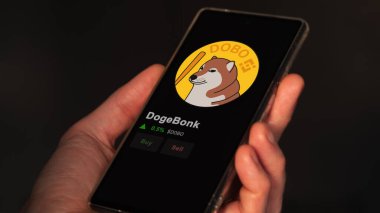 19 Eylül 2023. DogeBonk 'un fiyatını analiz eden bir yatırımcı, DOBO limitinin üzerine çıktı ve fiyatın üstüne çıktı..