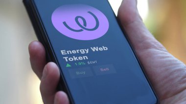 19 Eylül 2023. Enerji Ağı Token 'ın fiyatını analiz eden bir yatırımcı, EWT limitinin üzerine çıktı ve fiyatın üstüne çıktı..