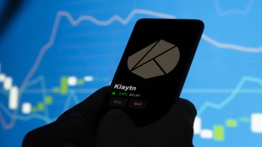 19 Eylül 2023. Klaytn 'ın fiyatını analiz eden bir yatırımcı, KLAY limitinin üzerine çıktı ve fiyatın üstüne çıktı..