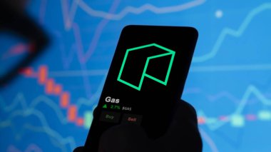19 Eylül 2023. Doğalgazın fiyatını analiz eden bir yatırımcı, kripto $GAS limitin üzerine çıktı ve fiyatın üstüne çıktı..