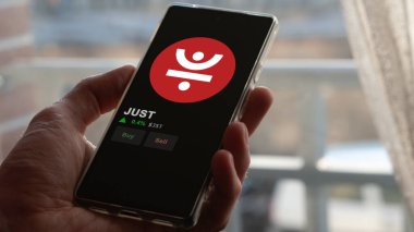 19 Eylül 2023. Just 'ın fiyatını analiz eden bir yatırımcı, JST limitinin üzerine çıktı ve fiyatın üstüne çıktı..