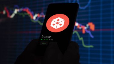 19 Eylül 2023. Lunyr 'ın fiyatını analiz eden bir yatırımcı, kripto LUN limitini aştı ve fiyatın üstüne çıktı..