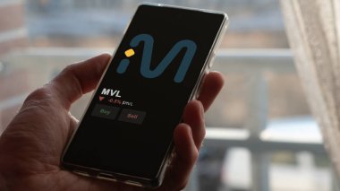 19 Eylül 2023. MVL 'nin fiyatını analiz eden bir yatırımcı, kripto $MVL limitin üzerine çıktı ve fiyatın üstüne çıktı..