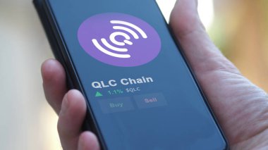 19 Eylül 2023. QLC Zinciri 'nin fiyatını analiz eden bir yatırımcı, kripto $QLC limitin üzerine çıktı ve fiyatın üstüne çıktı..