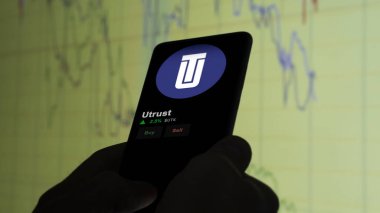 19 Eylül 2023. Utrust 'un fiyatını analiz eden bir yatırımcı, kripto $UTK limitin üzerine çıktı ve fiyatın üstüne çıktı.