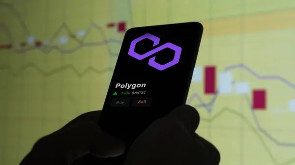 19 Eylül 2023. Çokgenin fiyatını analiz eden bir yatırımcı, kripto $MATIC limitin üzerine çıktı ve fiyatın üstüne çıktı..