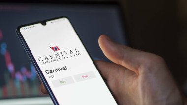 Bir değiş tokuşun ekranındaki Karnaval logosu. Karnaval hisseleri, bir cihaza CCL dolar..