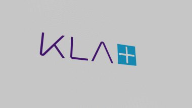 Beyaz ekran duvarında KLA Şirketi 'nin logosu. Bir aygıtın üzerinde KLA Şirketi damgası.
