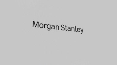 07 Eylül 2023 New York, New York. Beyaz ekran duvarındaki Morgan Stanley logosu. Morgan Stanley bir cihaza damga vurdu.