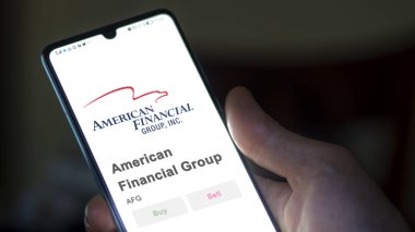 9 Kasım. Amerikan Finans Grubu 'nun logosu bir takas ekranında. Amerikan Finansal Fiyat Hisseleri, bir cihaza AFG $.