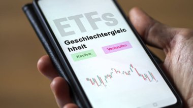 Aralık 2022. Bir yatırımcı Geschlechter Gleichheit 'te cinsiyet eşitliği fonunu analiz eder. Almanca çeviri: Kaufen, Verkaufen, Geschlechter Gleichheit alım-satım, cinsiyet eşitliği