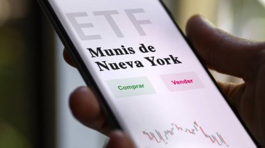 An investor analyzing an etf fund. ETF text in Spanish : New York munis, buy, sell.