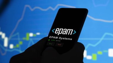 15 Ocak 2024. Bir değiş tokuş ekranında EPAM Sistemlerinin logosu. EPAM Sistemleri hisse senetleri, EPAM $bir aygıt üzerinde.