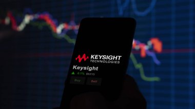 15 Ocak 2024. Takas ekranındaki Keysight logosu. Anahtar görüşlü hisse senetleri, bir cihazda $KEYS.