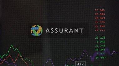 19 Mart 2024. Takas ekranındaki Assurant logosu. Sigorta fiyatları, AIZ $bir aygıt üzerinde.