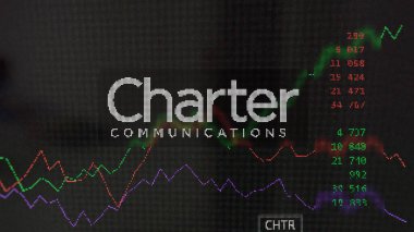 19 Mart 2024. Bir değiş tokuş ekranında Charter İletişim logosu. Charter İletişim Fiyat Hisseleri, Bir aygıt üzerinde CHTR $.