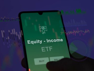 Yatırımcı, sermaye fonunu ekranda analiz ediyor. Equity - Gelir fiyatlarını gösteren bir telefon