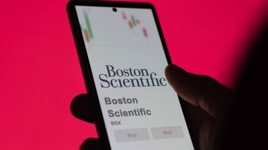 24 Nisan 2024. Boston Scientific 'in logosu bir değiş tokuş ekranında. Boston Bilimsel Fiyat Hisseleri, bir cihaza BSX $.