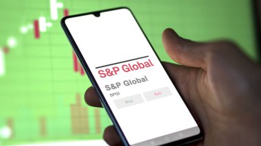 24 Nisan 2024. Değiş tokuş ekranında SnP Global 'ın logosu. S & P Global fiyat hisseleri, aygıtta $SPGI.
