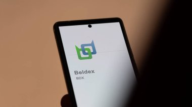 17 Nisan 2024, Şangay, Çin. Bir takas ekranında Beldex (BDX) logosunu kapat. (BDX) Beldex fiyat hisseleri, bir aygıt üzerinde $BDX.