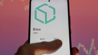 17 Nisan 2024, Şangay, Çin. Bir takas ekranında Blox 'un (CDT) logosuna yaklaş. (CDT) Blox fiyat hisseleri, bir aygıt üzerinde CDT $.