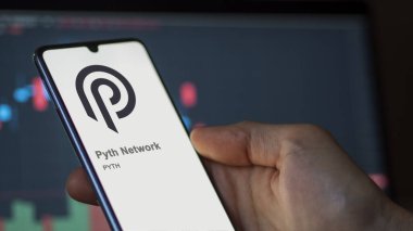 20 Nisan 2024, Şangay, Çin. Bir takas ekranındaki Pyth Network (PYTH) logosuna yaklaş. Pyth Ağ Fiyat Hisseleri, Bir aygıt üzerinde $PYTH.