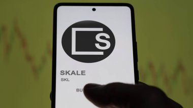 20 Nisan 2024, Şangay, Çin. Bir takas ekranında (SKL) SKALE logosunu kapat. (SKL) SKALE fiyat hisseleri, bir aygıt üzerinde $SKL.