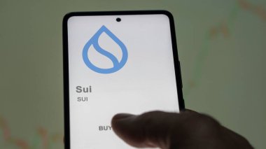 Sui 'nin logosunu değiş tokuş ekranında kapat. (SUI) Sui fiyat hisseleri, bir cihaza SUI $.