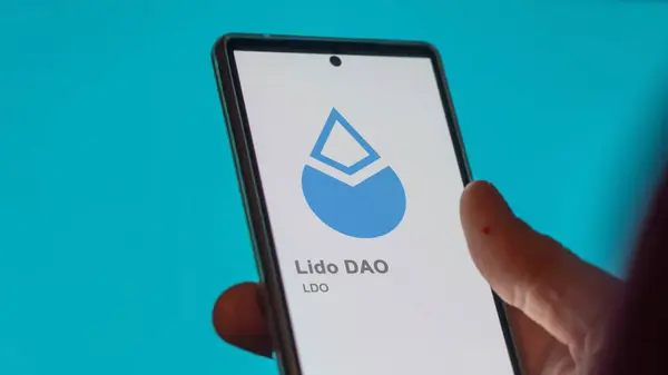 Bir Değiş Tokuş Ekranında Lido Dao Logosunu Kapat Ldo Lido — Stok fotoğraf