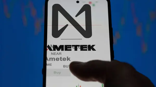 Takas Ekranındaki Protokol Yakınındaki Logoyu Kapat Protokol Fiyatlarına Yakın Bir — Stok fotoğraf