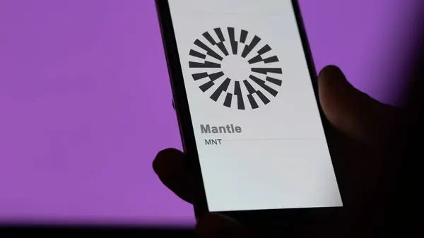 Bir Değiş Tokuş Ekranındaki Mantle Logosuna Yaklaş Mnt Mantle Fiyat — Stok fotoğraf