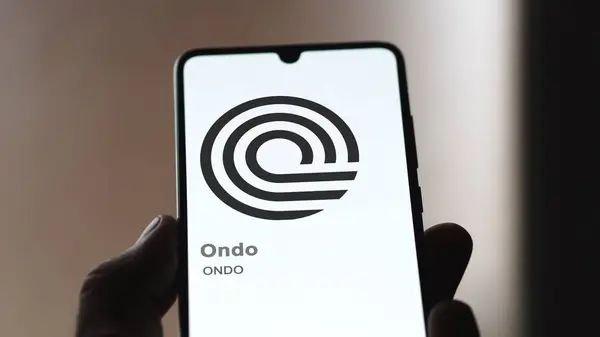 在交易所的屏幕上关闭 Ondo Ondo的标识 Ondo Ondo Price Stocks Ondo Device — 图库照片
