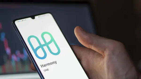 Tutup Pada Logo One Harmony Pada Layar Pertukaran Saham Harmony — Stok Foto