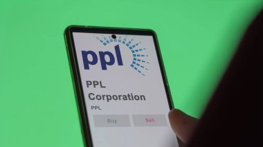 29 Nisan 2024, Allentown, Pennsylvania. PPL Şirketi 'nin logosunu bir değiş tokuş ekranında kapatın. PPL Şirketi hisse senetleri, PPL $bir aygıt üzerinde.