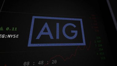 09 Nisan 2024, New York, New York. Bir değiş tokuş ekranındaki American International Group logosuna yaklaş. American International Group hisse senetleri, bir cihaza AIG $.