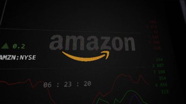 09 Nisan 2024, Seattle, Washington. Değiş tokuş ekranındaki Amazon logosuna yaklaş. Amazon hisse senetleri, bir cihazda AMZN $.