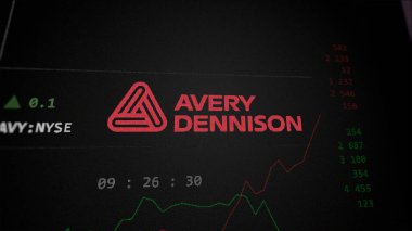 29 Nisan 2024, Glendale, Kaliforniya. Avery Dennison 'ın logosuna yakın çekim yap. Avery Dennison hisse senetleri, bir cihaza AVY $.