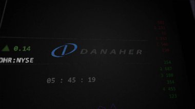 09 Nisan 2024, Washington, D.C. bir değiş tokuş ekranında Danaher Şirketi 'nin logosunu kapatın. Danaher Şirketi hisse senetleri, DHR $bir aygıt üzerinde.