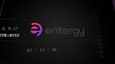 09 Nisan 2024, New Orleans, Louisiana. Entergy 'nin logosuna bir değiş tokuş ekranında yaklaş. Girişimci fiyat hisseleri, bir aygıt üzerinde ETR $.