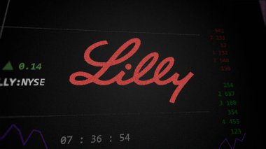 09 Nisan 2024, Indianapolis, Indiana. Eli Lilly ve Şirketi 'nin logosunu bir değiş tokuş ekranında kapat. Eli Lilly ve Şirketi hisse senetleri, bir cihazda LLY $.