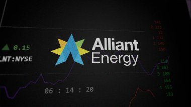 29 Nisan 2024, Madison, Wisconsin. Değiş tokuş ekranındaki Alliant Enerji logosuna yaklaş. Alliant Enerji Fiyat Hisseleri, Bir aygıt üzerinde LNT $.