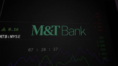 29 Nisan 2024, Buffalo, New York. Değiş tokuş ekranındaki M & T Bank logosuna yaklaş. M & T Bank fiyat hisseleri, bir aygıta $MTB.