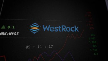 09 Nisan 2024, Atlanta, Georgia. WestRock 'ın logosuna bir değiş tokuş ekranında yaklaş. WestRock hisse senetleri, bir cihazda WRK $.