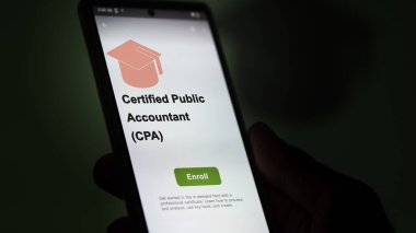 Sertifikalı Kamu Muhasebesi (CPA) programı. Bir öğrenci yeni bir beceri öğrenmek ve sertifikayı geçmek için kurslara kaydoluyor. Fransızca metin
