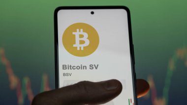 Değişim ekranındaki BSV Bitcoin SV logosuna yaklaş. BSV Bitcoin SV fiyat hisseleri, bir aygıt üzerinde $BSV.