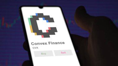 Takas ekranındaki CVX Convex Finans logosuna yaklaş. CVX Convex Finans Fiyat Hisseleri, bir aygıt üzerinde $CVX.